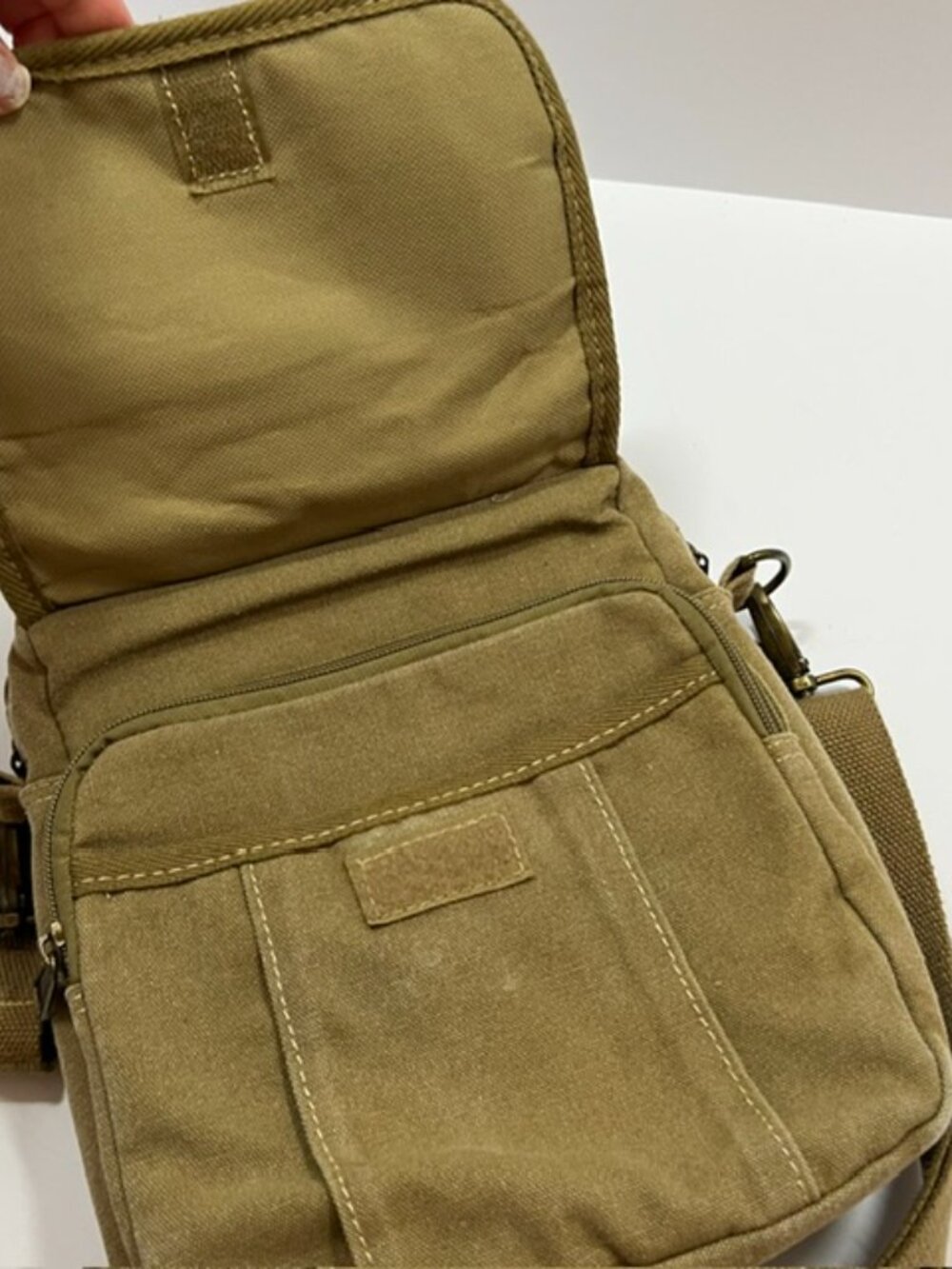 EUROSPORT Padded Canvas Crossbody Tablet/Ipad & Gear Messenger Travel Bag - Picture 5 of 13